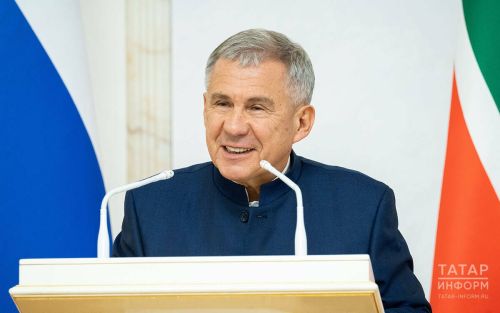 Раис Татарстана поздравил педагогов с профессиональным праздником