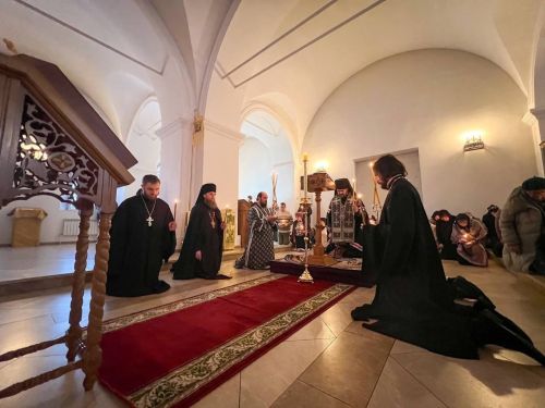 В первый день Великого поста епископ Мефодий совершил великое повечерие в монастыре Бугульмы