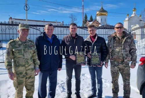 Бугульминцам вручили благодарственные грамоты от батальона БАРС