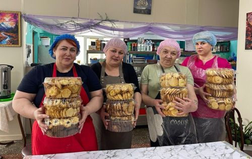Бугульминцы передали сети, сало и печенье в зону спецоперации