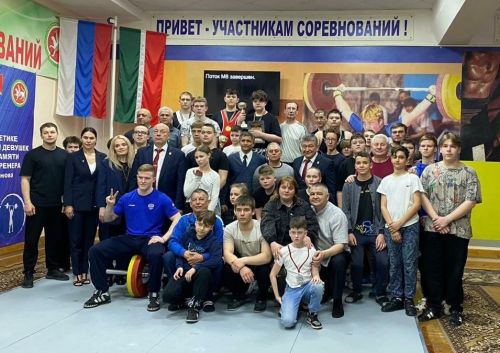 В Бугульме прошли Всероссийские соревнования по тяжёлой атлетике памяти Ефрата Тимерзянова