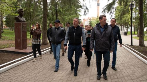 Глава Бугульминского района проверил благоустройство мемориальных зон и воинских захоронений