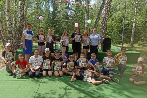 Ребята из бугульминского детского лагеря повторили ПДД