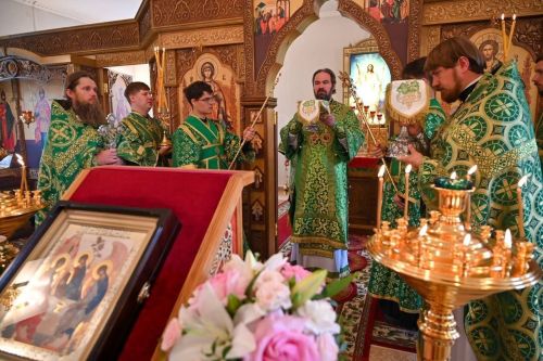 В храме Бугульминского района помолились о погибших в Севастополе и Дагестане