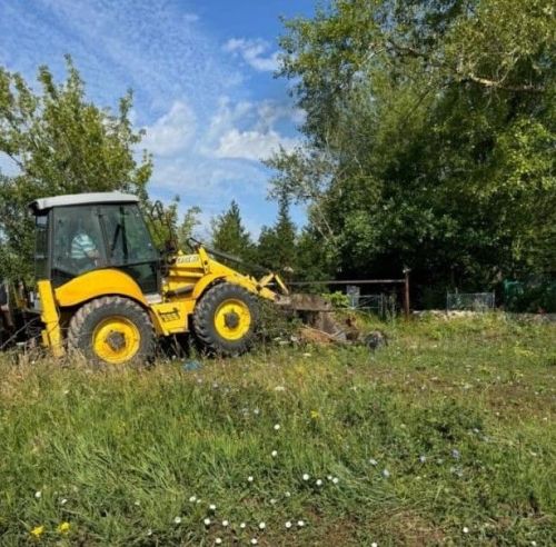С кладбищ в Бугульме вывезли более 350 кубометров мусора