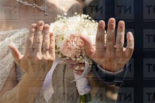 В Бугульме в красивую дату зарегистрировали семь новых семей