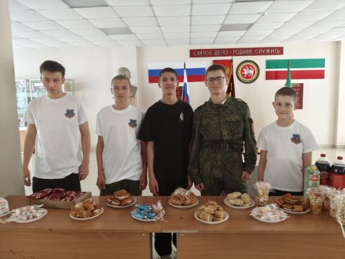В Бугульминской кадетской школе состоялась благотворительная ярмарка в поддержку бойцов СВО