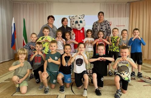 Дошкольники из Бугульмы пообщались с волонтерским отрядом движения «Первые»