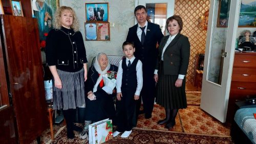 Бөгелмәдә өч кешегә юбилей медальләре тапшырылды