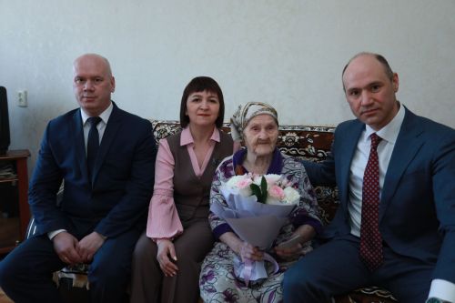 Труженикам тыла Бугульмы вручили медали к юбилею Великой Победы