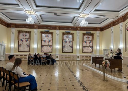 В загсе Бугульмы провели инструктаж для молодоженов