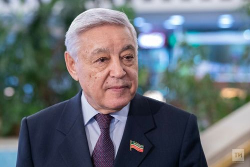 Фарид Мухаметшин поздравил жителей республики с Праздником Весны и Труда