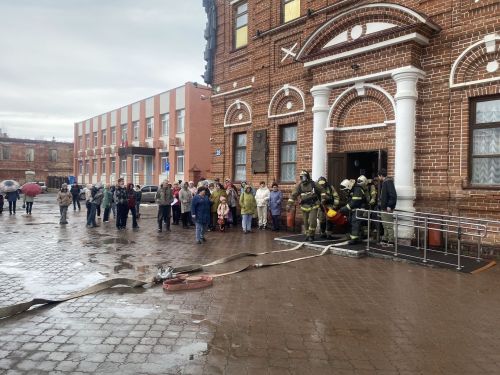 В Бугульминском драмтеатре провели эвакуацию