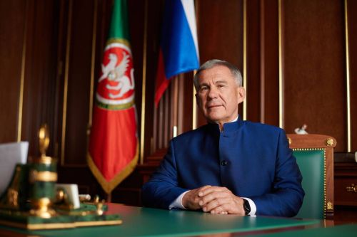 Рустам Минниханов поздравил татарстанцев с 9 Мая
