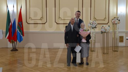 Торжественный прием лучших семей провели в местном загсе