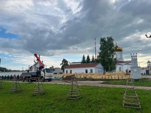 В Бугульме строят монастырскую стену
