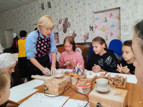 В Бугульме для детей с ограниченными возможностями организовали мастер-класс по гончарному ремеслу