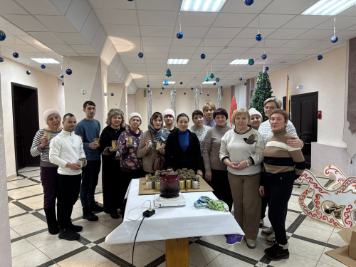Бугульминцы изготовили блиндажные свечи для участников СВО