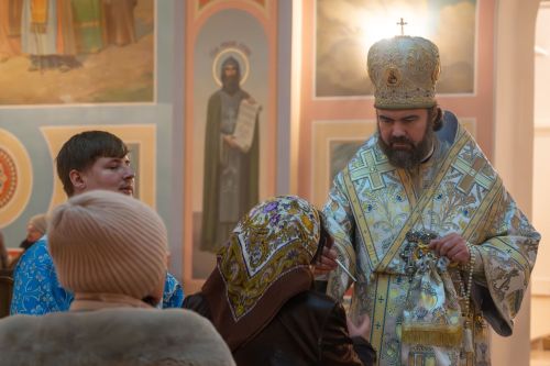 Епископ Мефодий совершил Всенощное бдение в канун праздника Сретения Господня