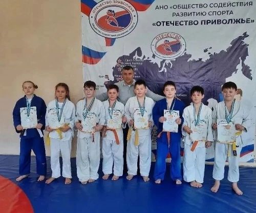 Бугульминские дзюдоисты завоевали 8 медалей на открытом первенстве Октябрьского