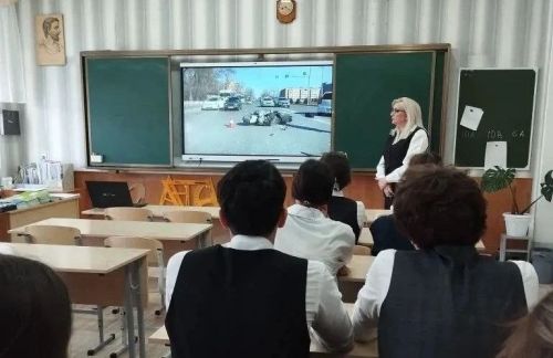 Сотрудник Госавтоинспекции провела профилактическое мероприятие в местной школе Бугульмы