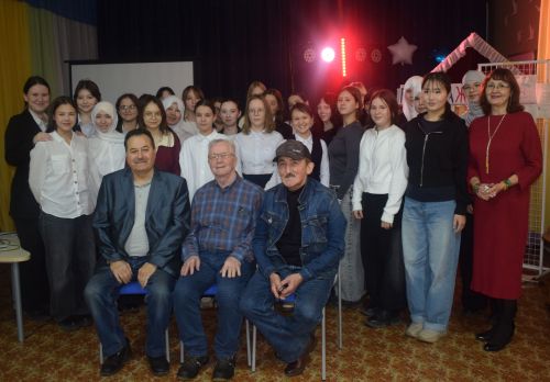 Школьники встретились с участниками легендарного бугульминского ВИА «Мираж»