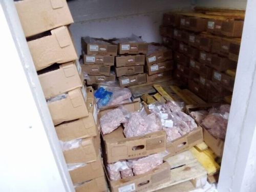 Казанда сальмонелла табылган ит продукциясен сатуны туктаттылар