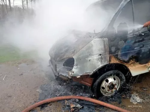 Пожарные потушили «ГАЗель», загоревшуюся на трассе под Бугульмой