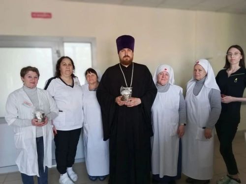 На Светлой седмице в Бугульме поздравили ветеранов, детей и пациентов больниц: роздано более 700 пасхальных подарков