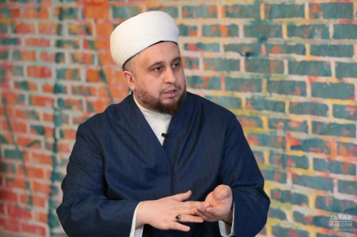 Казан имамы мөселман ир-атларына чәчләрен буярга ярыймы-юкмы икәнен әйтте