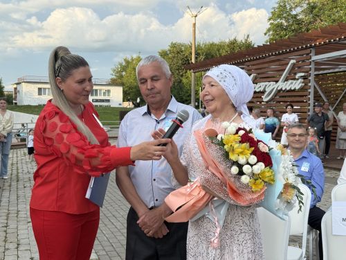Самые крепкие пары Бугульмы поздравили с Днем семьи, любви и верности