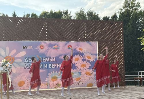 Самые крепкие пары Бугульмы поздравили с Днем семьи, любви и верности