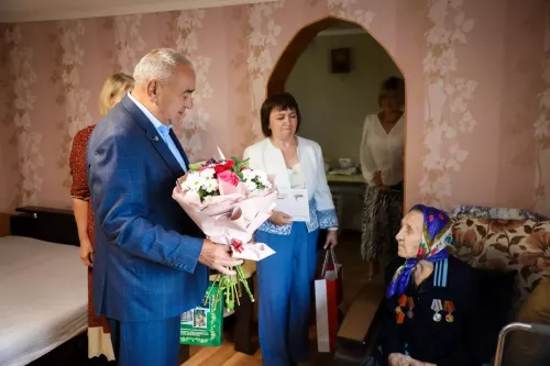 В Бугульминском районе поздравили с 95-летием труженицу тыла Марию Ильиничну Ильину
