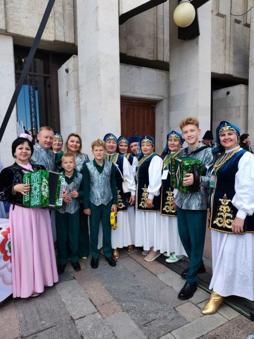 Бөгелмә районы ансамбле Казанда «Уйнагыз, гармуннар!» фестивалендә катнашты