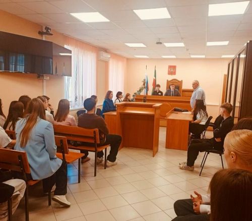 Бөгелмә студентлары суд процессын реконструкцияләүдә катнаштылар