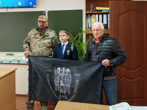 Содружество пограничников Бугульмы наградило юного помощника за содействие в рамках СВО