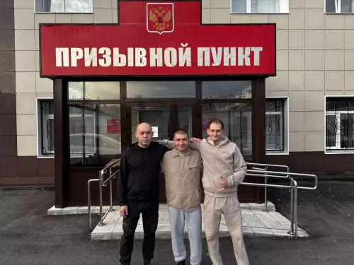 Из Бугульмы отправили очередную группу контрактников