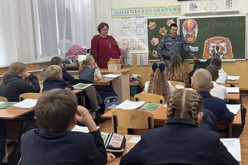 Бөгелмә укучыларына батырлык дәресләре үткәрделәр
