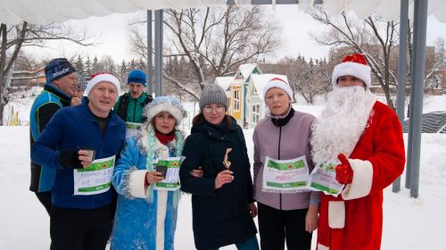 Александр Егоров дважды в неделю преодолевает километры по улицам города в компании других представителей сообщества «Бегуны Бугульмы»
