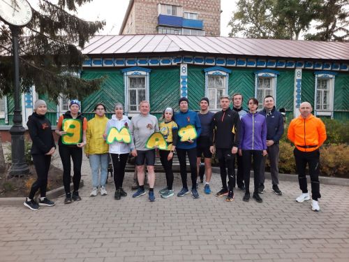 Александр Егоров дважды в неделю преодолевает километры по улицам города в компании других представителей сообщества «Бегуны Бугульмы»