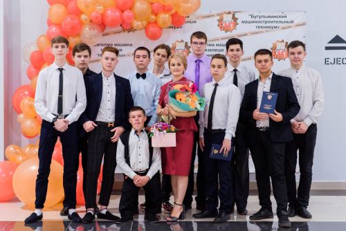 Сотрудница Бугульминского машиностроительного техникума Мария Жакупова о современной молодежи, участии в конкурсах и своих профессиональных наставниках