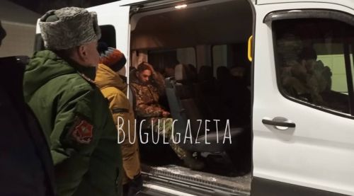 Первая группа добровольцев в этом году отправилась из Бугульмы на защиту Родины