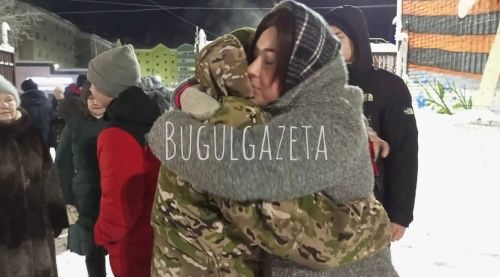 Первая группа добровольцев в этом году отправилась из Бугульмы на защиту Родины