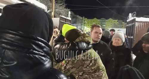 Первая группа добровольцев в этом году отправилась из Бугульмы на защиту Родины