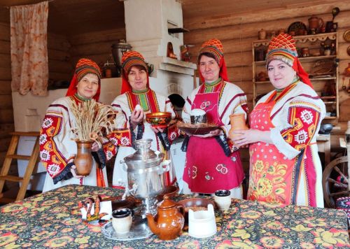 Социальный работник и многодетная мама Татьяна Золотухина рассказала о помощи людям, уважении к пожилым и секретах крепкой семьи