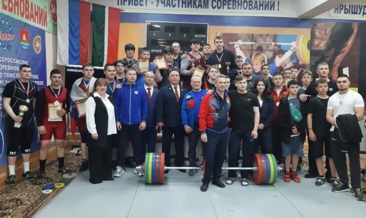 В СШ «Юность» прошли Всероссийские соревнования по тяжелой атлетике памяти Ефрата Тимерзянова