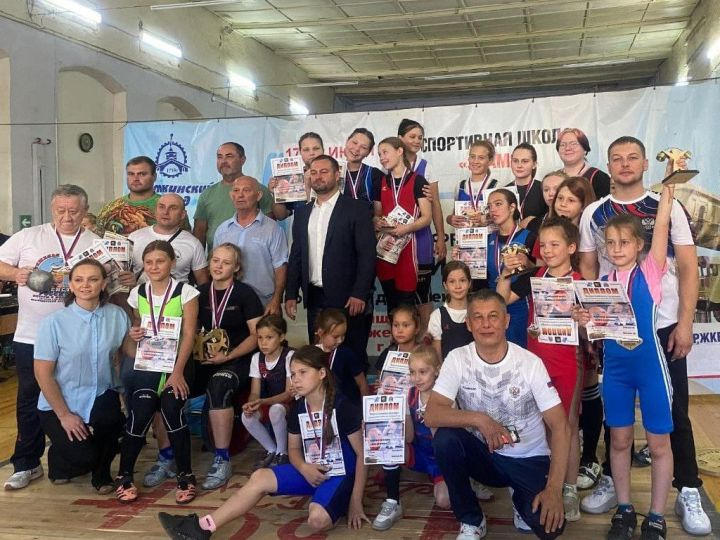 Бугульминские штангисты одержали ряд ярких побед