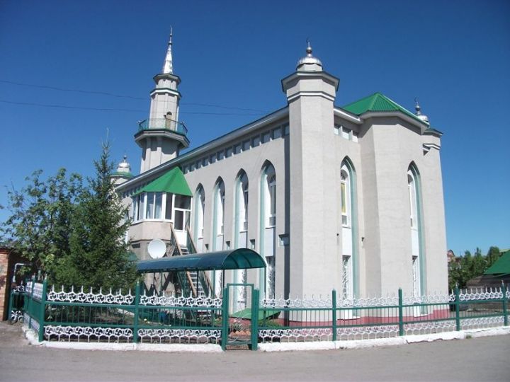 В мечетях города Бугульмы и Бугульминского района в преддверии священного месяца Рамадан прошли субботники