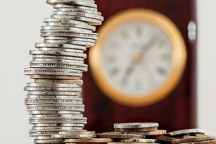 Пособие по уходу за ребенком будут платить до 3 лет