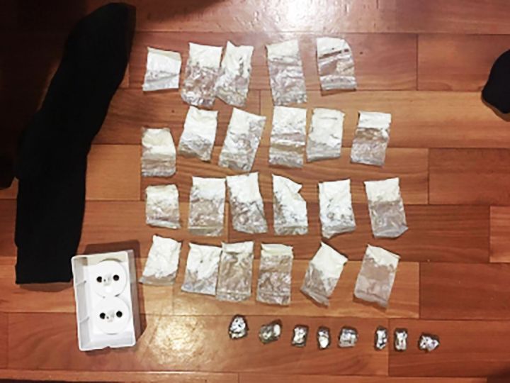 Татарстанец пришел в полицию и сдал более 32 граммов наркотиков, сказав, что нашел их в лесу